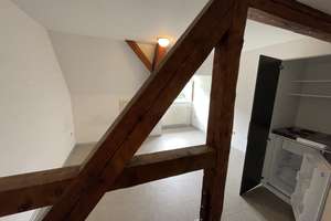 Freundliche Einzimmerwohnung im DG direkt in Calw ab sofort – Teuchelweg 2, 75365 Calw – Vorschaubild 2