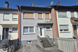 Charmantes Reihenmittelhaus mit Garten, ausgebautem Dachboden und moderner Terrasse – Die vollständige Adresse der Immobilie erhältst du vom Anbieter., 63457 Groß-Auheim, Hanau – Vorschaubild 1