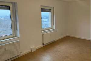 Auch für Jobcenter (4 Personen)!  3-Zimmer Wohnung im 5. OG ohne Aufzug. – Speyerer Str. 2, 90443 Nürnberg – Vorschaubild 2