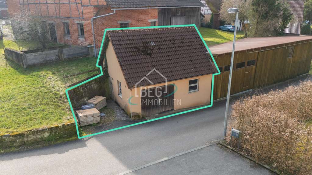 Immobilie in Neuenstein - Großzügiges Zweifamilienhaus mit Scheune, Nebengebäuden und weitläufigem Grundstück - Bild 3