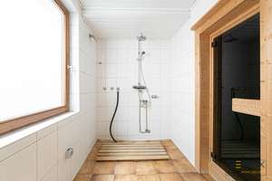 Mediterranes Wohnambiente trifft Architektur – Familienhaus mit exklusiver Pool-Lounge im Würmtal – Die vollständige Adresse der Immobilie erhältst du vom Anbieter., 82166 Gräfelfing – Vorschaubild 27