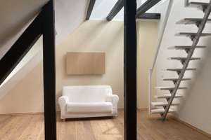 Stilvolle Altbau-Maisonette – lichtdurchflutet & ruhig
