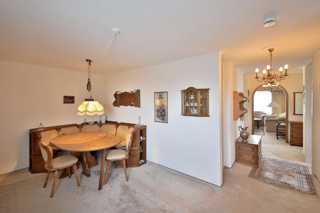 Immobilie in Asperg - Barrierefrei wohnen mit Aufzug, Balkon und Weitblick - Bild 3