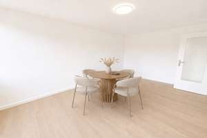 ERSTBEZUG NACH SANIERUNG: MODERNE 2-Zimmer Wohnung -  in  Zentraler Lage – Silcherstraße 2, 71638 Süd, Ludwigsburg – Vorschaubild 2
