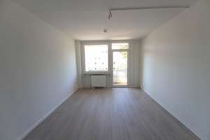 Eine 3 Raumwohnung mit Balkon wartet auf Familien oder eine 2-er WG – Rosenbergstr. 12, 1277 Gruna, Dresden – Vorschaubild 3