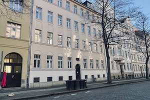 Schöne 3-Raum-Wohnung mit Balkon  Wannenbad und Küche