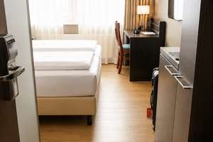 Modern möbliertes City-Apartment mit hochwertigem Bad in zentraler Lage in Karlsruhe – Kriegstr. 51, 76133 Innenstadt-West, Karlsruhe – Vorschaubild 3