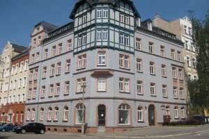 * Günstige 2-Zimmer mit Einbauküche und Wannenbad in ruhiger Lage! *