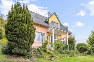 Luxuriöses Einfamilienhaus – klare Linien, hochwertige Materialien, außergewöhnliches Wohnerlebnis – Silberweg 1, 35428 Langgöns – Vorschaubild 1