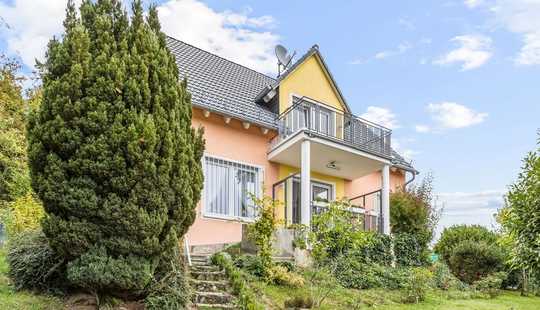 Bild von Luxuriöses Einfamilienhaus – klare Linien, hochwertige Materialien, außergewöhnliches Wohnerlebnis