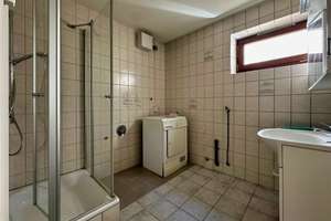 Zweifamilienhaus mit Einliegerwohnung, Doppelgarage in ruhiger Sackgasse – Die vollständige Adresse der Immobilie erhältst du vom Anbieter., 72581 Dettingen an der Erms – Vorschaubild 6