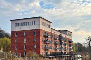 Exklusive 4-Zimmer-Wohnung mit Wasserblick und großzügigem Balkon zu verkaufen