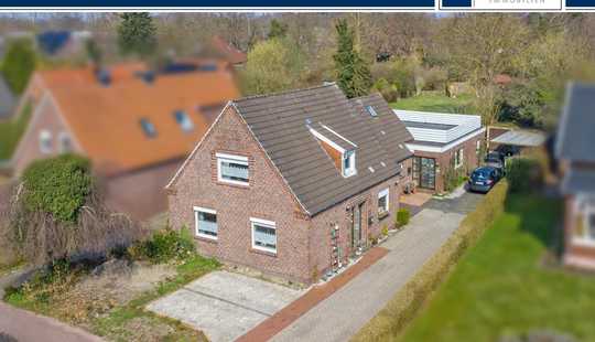 Bild von Lust auf freiwillige Hausaufgaben? Ein- oder Zweifamilienhaus mit viel Potential in zentraler, aber