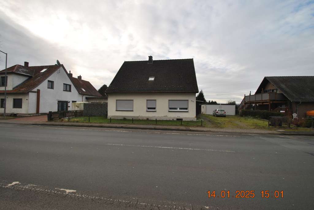 Immobilie in Löhne - ACHTUNG ZWANGSVERSTEIGERUNG - ZWEIFAMILIENHAUS IN LÜBBECKE! - Bild 1