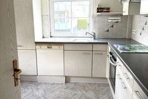 Gepflegtes Wohnhaus in ruhiger und sonniger Wohnlage, direkt in Hechingen – Die vollständige Adresse der Immobilie erhältst du vom Anbieter., 72379 Hechingen – Vorschaubild 4