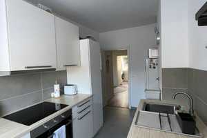 Geschmackvolle 2-Zimmer-DG-Wohnung mit Balkon und EBK in Hamburg-Schnelsen – Hamburg – Vorschaubild 2