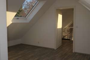 Exklusive Maisonette mit offener Galerie, Dachterrasse, Feld-/Waldblick & Carport  – Tückingstraße 10, 58135 Haspe-Ost, Hagen – Vorschaubild 10