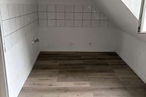 Moderne 2-Zimmer-Dachgeschosswohnung in Wuppertal ***WBS notwendig!*** – Dammstraße 1, 42117 Elberfeld West, Wuppertal – Vorschaubild 4