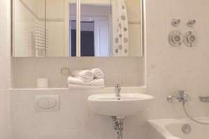 möblierte 2,5-Zimmer-Wohnung in stilvollem Wohnhaus – Bergmannstr. 38, 1309 Striesen-West, Dresden – Vorschaubild 10