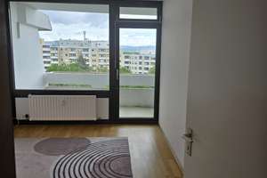 Wohnen mit Charakter: 3,5-Zimmer-Wohnung in Mainz-Finthen – Die vollständige Adresse der Immobilie erhältst du vom Anbieter., 55126 Finthen, Mainz – Vorschaubild 8