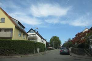 2-Zi.-DG-Wohnung in gehobener Lage. Balkon. Stellplatz. Vermietet