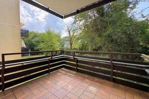 Großzügige 5-Zimmer-Wohnung mit viel Potenzial, großem Balkon mit Blick ins Grüne und Garage – 70599 Steckfeld, Stuttgart – Vorschaubild 3