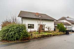 Zweifamilienhaus mit Potential in ruhiger Lage von Schwarzach! – Neckar-Odenwald-Kreis – Vorschaubild 1