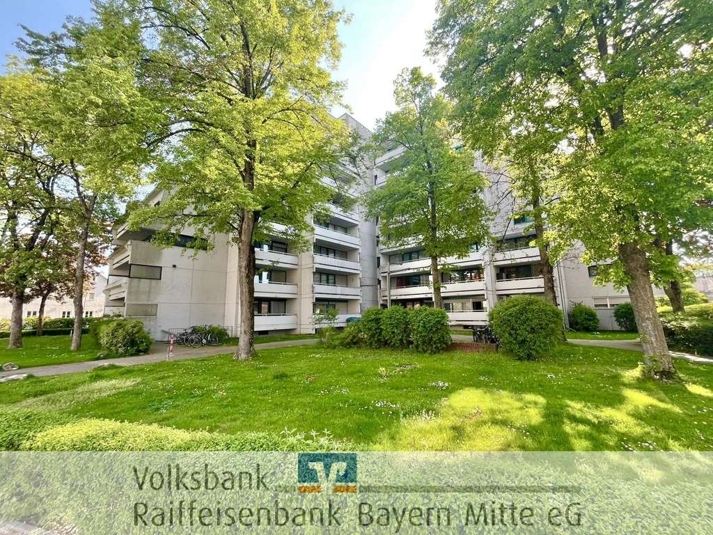 Großzügige renovierungsbedürftige 3,5-Zimmer-Eigentumswohnung in zentrumsnaher Lage!