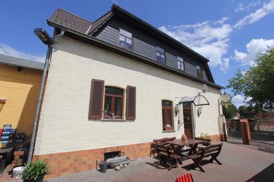 Großes Wohnhaus mit Nebengebäude- Wohnen und Arbeiten an einem Ort ist hier möglich!