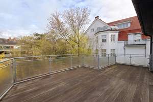 Stilvoll wohnen in Schwachhausen: Helle 3-Zimmer-Wohnung mit großer Terrasse & XXL-Garage
