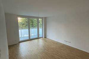 Helle 2-Zimmer-Wohnung mit Balkon im 2. OG in München-Perlach
