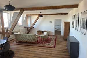 Stilvolles saniertes und möbliertes DG im Altbau -  Erstbezug 