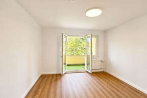 Frisch renovierte 2-Zimmer-Wohnung mit Loggia und Grünblick – bezugsfrei in Reinickendorf – Lienemannstraße 23, 13403 Reinickendorf (Ortsteil), Berlin – Vorschaubild 2