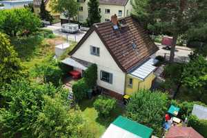 Viel Platz für Ihre Wohnträume – Flexibles Einfamilienhaus mit großem Garten – Berlin – Vorschaubild 8