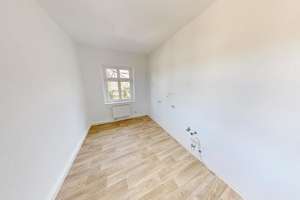 3-Raum-Altbauwohnung mit Tageslichtbad – Bessemerstr. 10, 9116 Schönau, Chemnitz – Vorschaubild 2