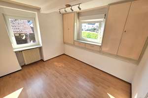 FAMILIENHAUS MIT 5 ZIMMERN, KÜCHE MIT GROßER VORRATSKAMMER, KLEINER GARTEN UND TERRASSE... – Die vollständige Adresse der Immobilie erhältst du vom Anbieter., 76228 Grünwettersbach, Karlsruhe – Vorschaubild 25