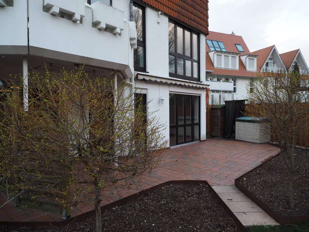 Friedrichsdorf-Dillingen gepflegte 2,5-Zi-ETW mit Garten in ruhiger Wohnlage € 345.000,-