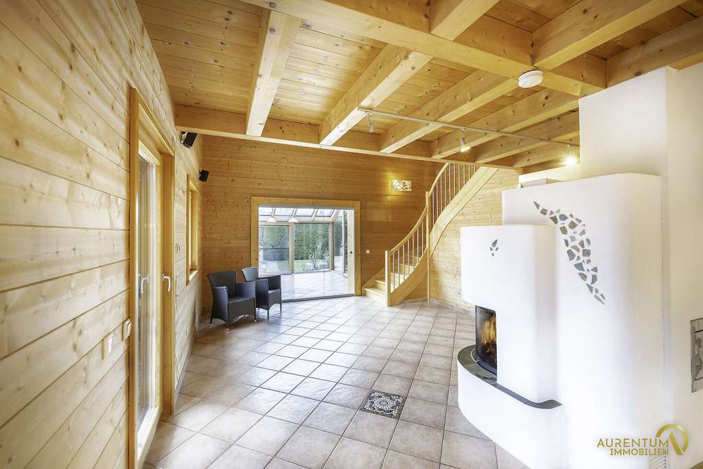 Immobilie in Bayerbach b. Ergoldsbach - Geschmackvolles A+-Massivholzhaus mit 250 m², inkl. Einliegerwohnung & PV mit Speicher - Bild 2
