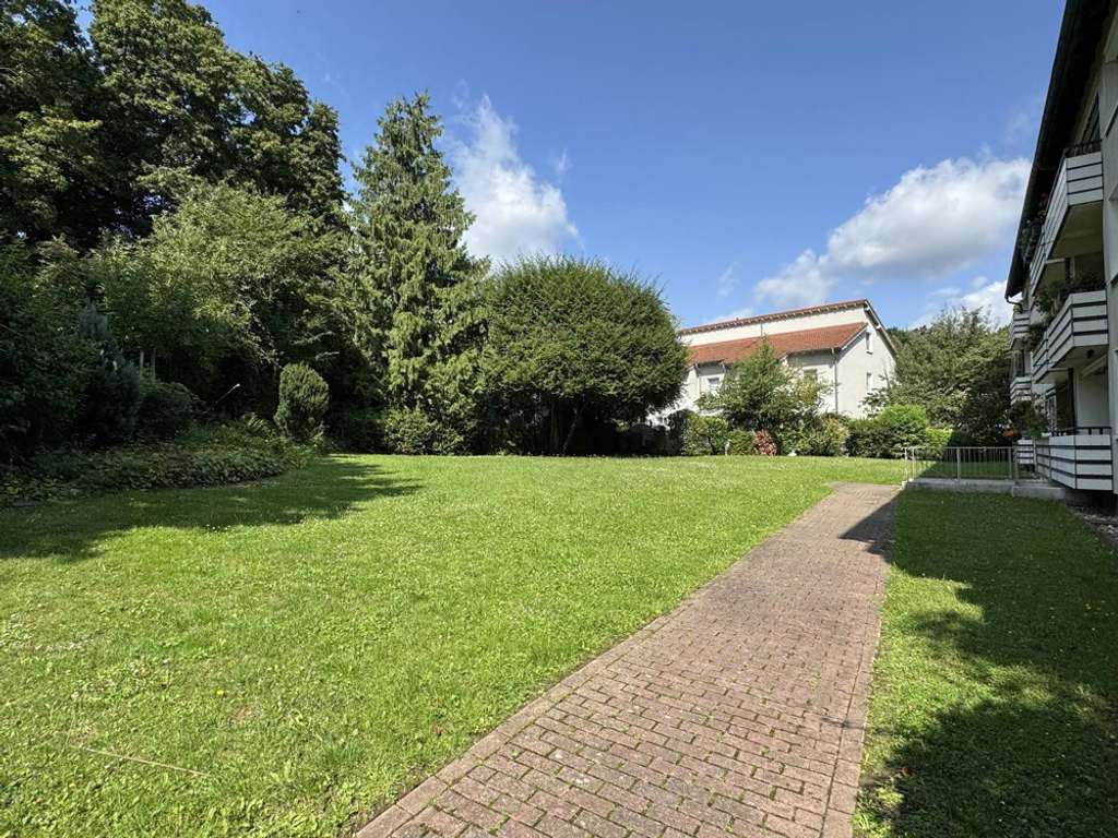 Immobilie in Bergkamen - 2 DACHGESCHOSS-WOHNUNGEN IN GEPFLEGTEM MEHRFAMILIENHAUS IN GUTE LAGE VON BERGKAMEN - Bild 2