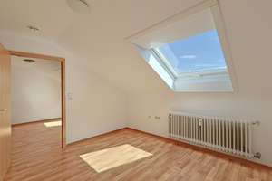 Gemütliche 3-Zimmer-Dachgeschosswohnung für Singles – Die vollständige Adresse der Immobilie erhältst du vom Anbieter., 70771 Leinfelden-Echterdingen – Vorschaubild 4