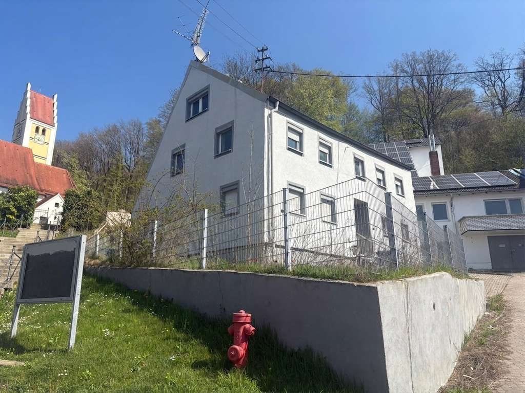 Immobilie in Affing - ***Seltene Gelegenheit für Handwerker: Sanierungsbedürftiges Einfamilienhaus mit Potenzial*** - Bild 0