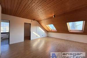 (D)EIN neues Zuhause in MG-Hardterbroich
Gemütliche & hochwertige 2-Zimmer-Dachgeschosswohnung – Benderstr. 15, 41065 Hardterbroich-Pesch, Mönchengladbach – Vorschaubild 4