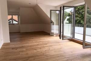 3 Zimmer Wohnung mit weitläufigem Wohnbereich, 2 Bädern und Aufzug (ohne EBK)