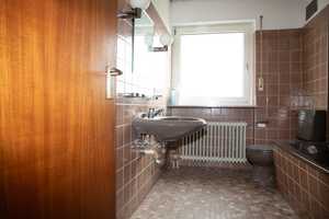 Charmantes Reihenmittelhaus in Nürnberg-Großgründlach: Einbauküche, Garage, ruhige Lage. – Bad Brückenauer Straße 24b, 90427 Nürnberg – Vorschaubild 25