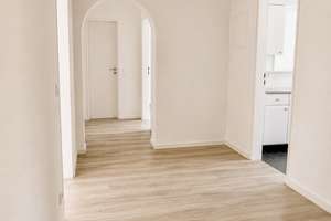 NEU RENOVIERTE 3-ZIMMER-WOHNUNG IN HOCHZOLL-SÜD – SÜDLOGGIA, TIEFGARAGE, KUHSEE-NÄHE – Die vollständige Adresse der Immobilie erhältst du vom Anbieter., 86163 Hochzoll-Süd, Augsburg – Vorschaubild 8