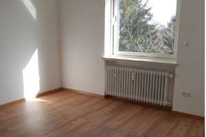 Vollständig renovierte, sonnige 2-Zimmer-Wohnung mit EBK, Süd-/West-Balkon in Solln – Geigenbergerstraße 13, 81477 Solln, München – Vorschaubild 3