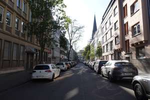Süd-Terrasse über volle Breite | 124 m² kernsaniert | Düsseldorf-Stadtmitte – Hohenzollernstraße 27, 40211 Stadtmitte, Düsseldorf – Vorschaubild 18