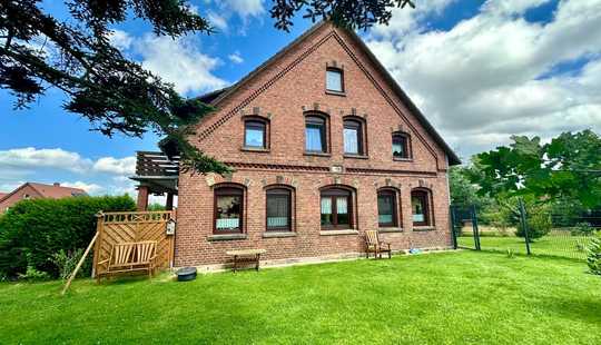 Bild von -Nienstädt- Schmuckes Zweifamilienhaus im Landkreis Schaumburg