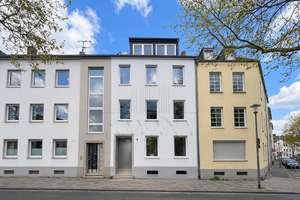 Modernisiertes Mehrfamilienhaus (4 WE) in zentraler Lage – neuwertiger Zustand – Die vollständige Adresse der Immobilie erhältst du vom Anbieter., 41061 Gladbach, Mönchengladbach – Vorschaubild 1
