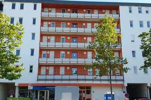 Bezugsfreie 3 Zimmer Wohnung mit Süd-Balkon und Tiefgaragenstellplatz * provisionsfrei * Top Lage – Die vollständige Adresse der Immobilie erhältst du vom Anbieter., 80687 Friedenheim, München – Vorschaubild 2